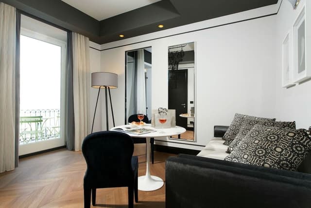 Luxury Suite