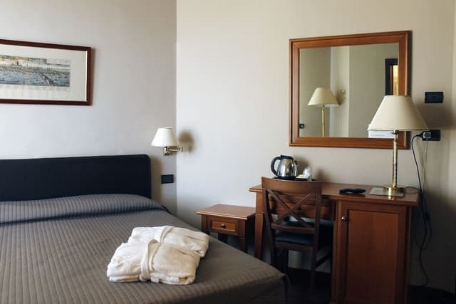 Standard Double Room, 1 Queen Bed, Garden View (Senza accesso Spa)