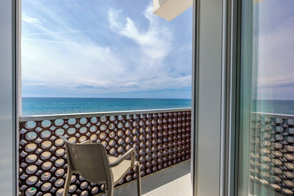 Hotel Tirreno0