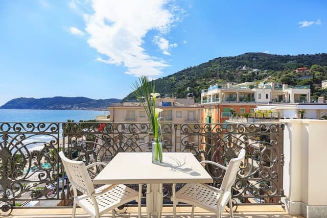 Junior Suite con Balcone e Vista Mare