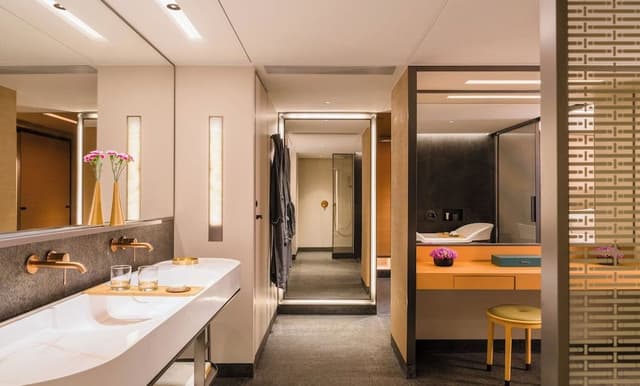 Club Suite, 1 Bedroom, Club Lounge Access, Harbor View (High Floor)