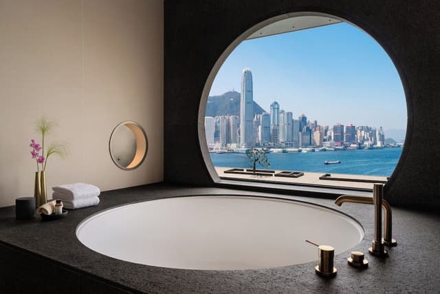 Club Suite, 1 Bedroom, Harbor View, Corner (Regent Club Access)
