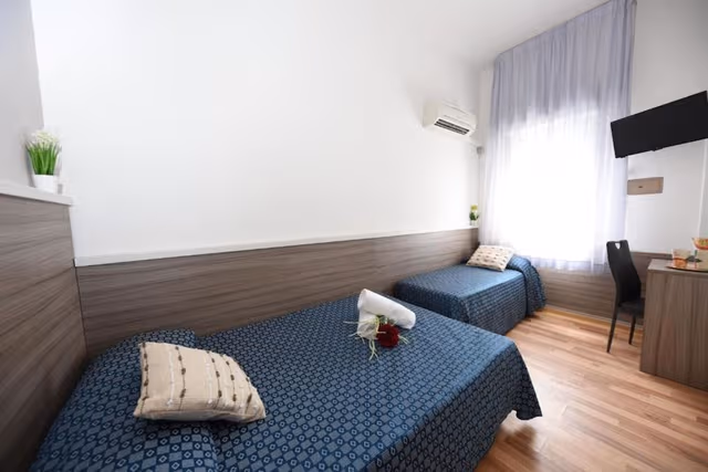 Single Room, Ensuite, Partial Sea View