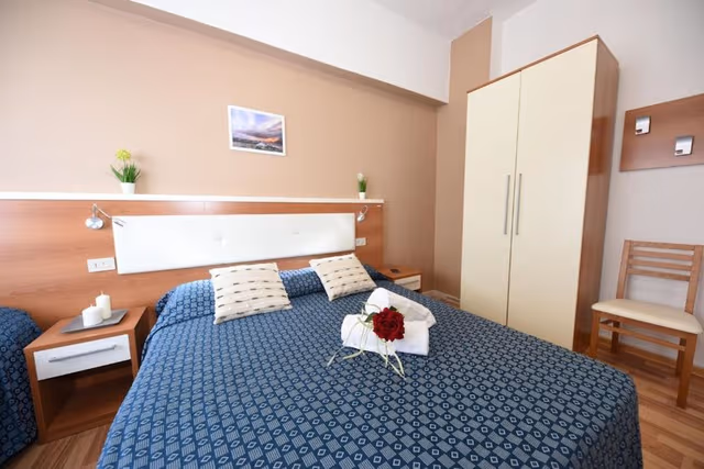 Triple Room, Ensuite, Partial Sea View