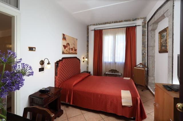 Economy Room