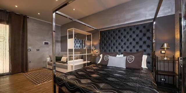 Loft, Annex Building (1 Double Bed & 1 French Bed)