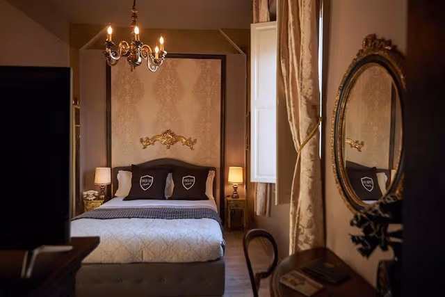 Deluxe Suite, Balcony