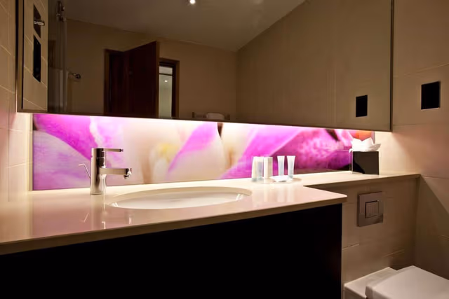 KING GUEST ROOM