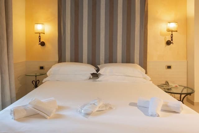 Superior Suite, Private Pool (Faraglioni)
