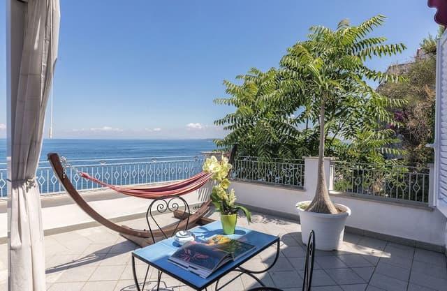 Junior Suite with sea view terrace and hammock