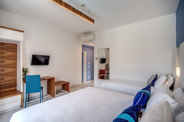 Triple Room