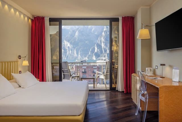 Superior Double Room, Balcony, Lake View (Classic)