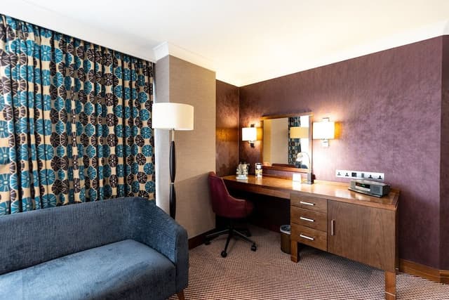 Premium Room, 1 King Bed, Club Lounge Access