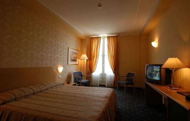 Superior Room, Lake View
