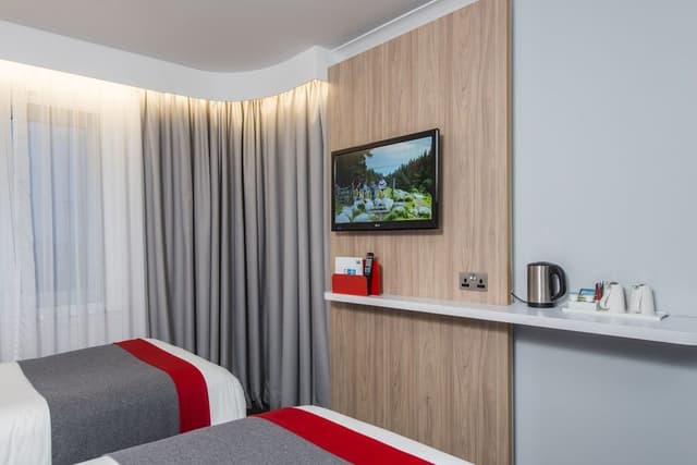 Standard Room, 2 Twin Beds (with Free Hot Breakfast)