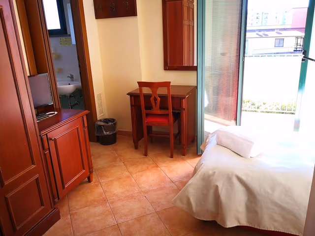Classic Single Room