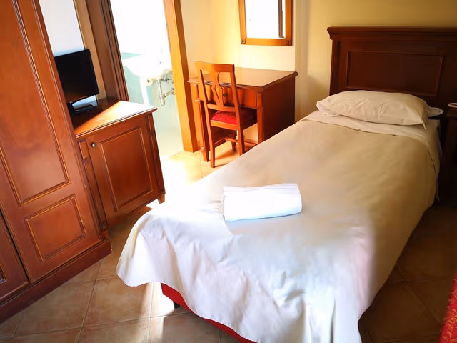 Classic Single Room