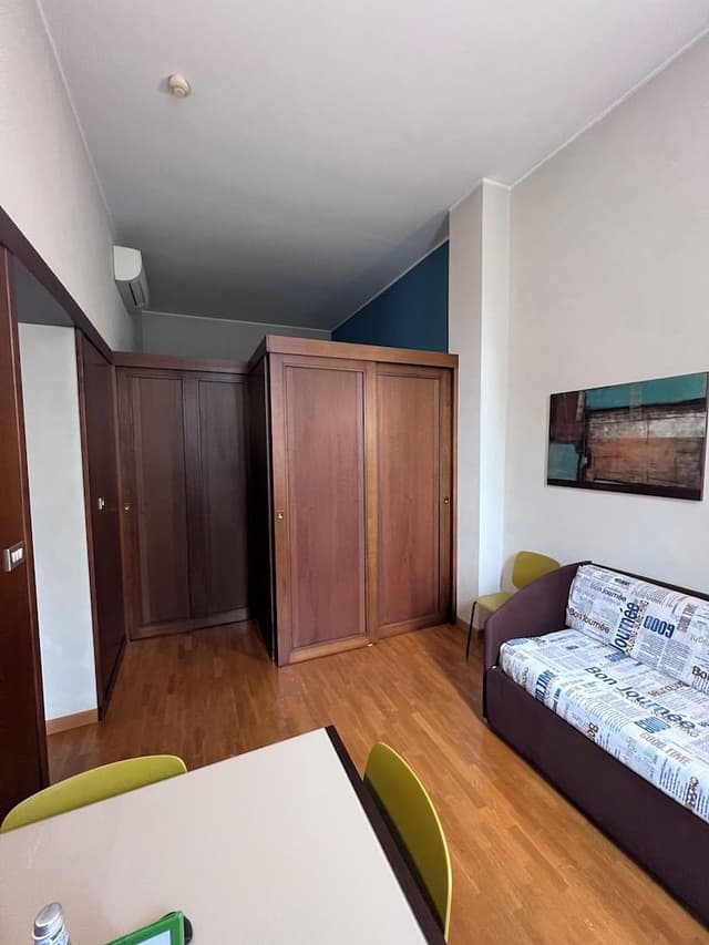 Superior Studio (3 Adulti)