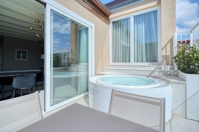 Presidential Suite, 2 Bedrooms, Jetted Tub, Lake View