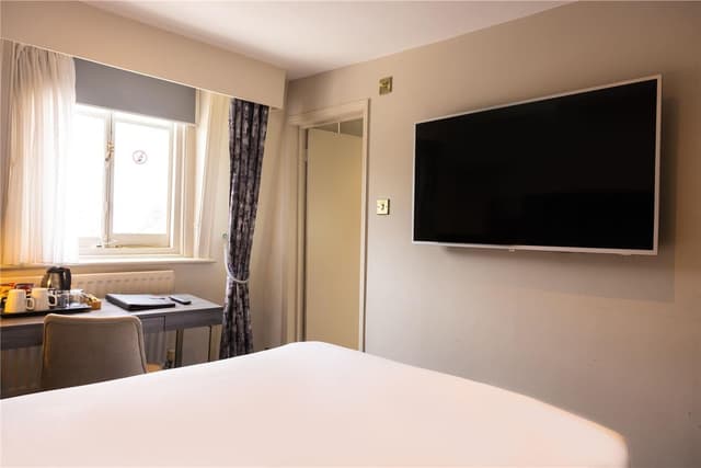 QUEEN REGENCY ROOM WITH SEA VIEW
