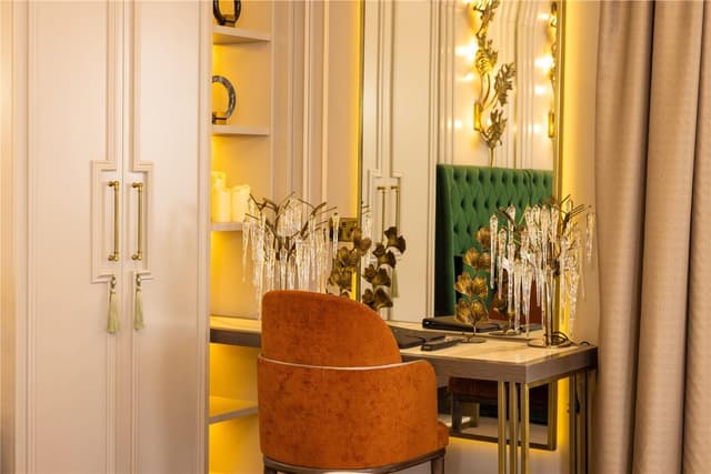 ROYAL JUNIOR SUITE