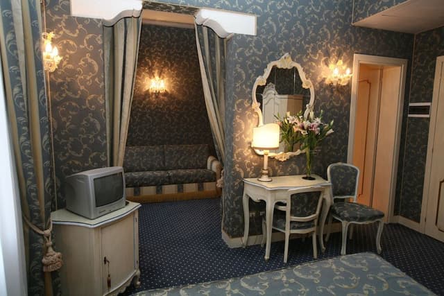 Junior Quadruple Room, Non Smoking