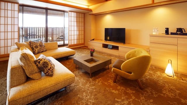 Deluxe Japanese-Western style room10 tatami mats + living room 12 tatami mats+ bedroom