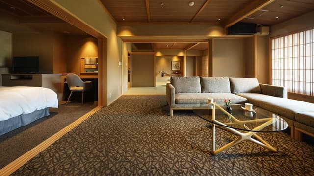 Deluxe Japanese-Western style room10 tatami mats + living room 12 tatami mats+ bedroom