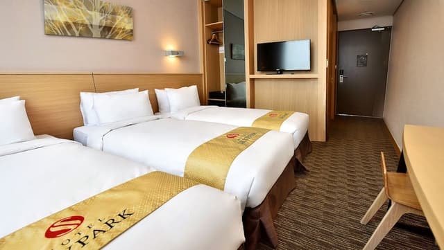 Triple Room