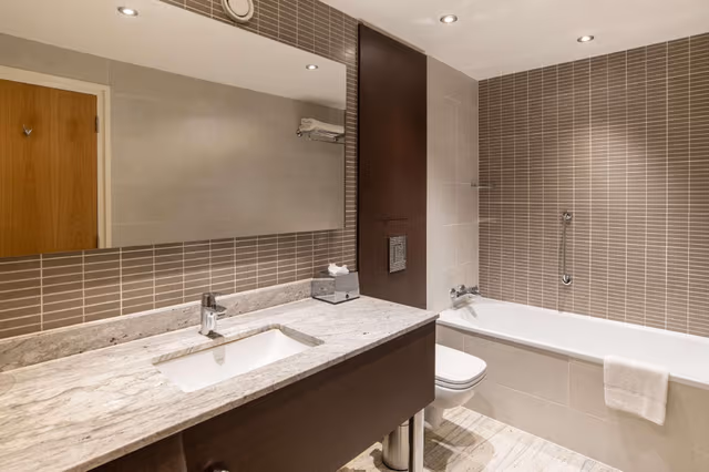 Deluxe Hilton Family Room