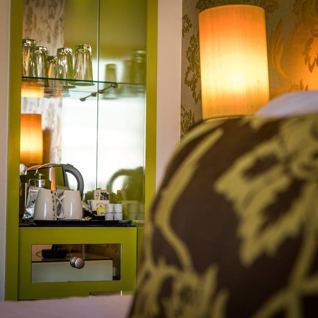 Standard Room, 1 King Bed, City View