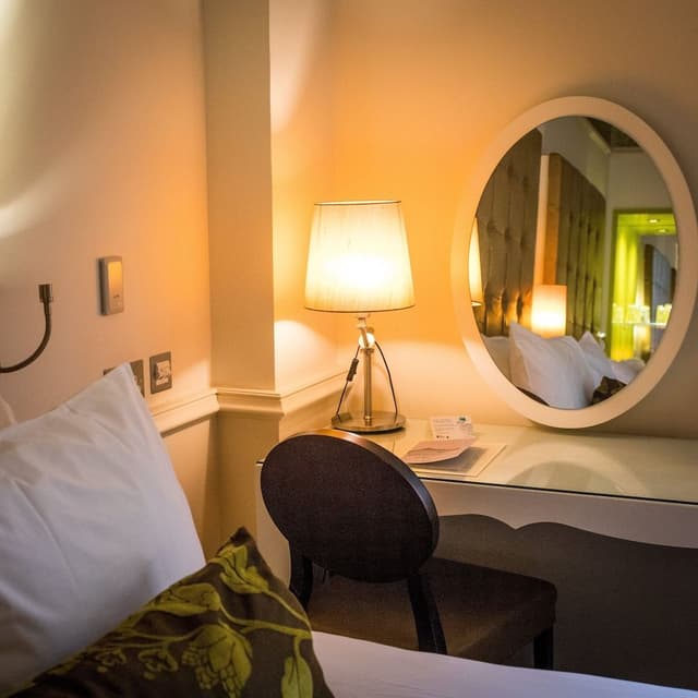 Standard Room, 1 King Bed, City View
