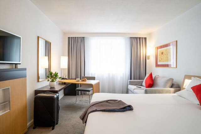 Executive Room, 1 Queen Bed with Sofa bed