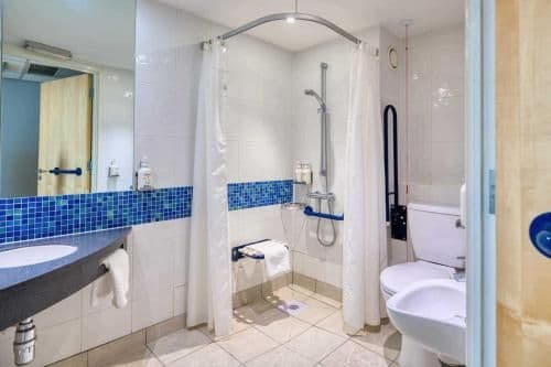 1 Double Accessible with Free Hot Breakfast