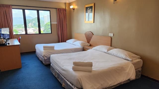 Superior Quadruple Room, 1 Bedroom, City View