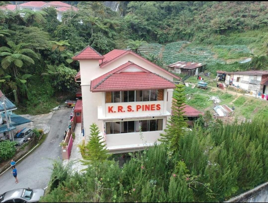 โรงแรมเคอาร์เอส ไพนส์ (KRS Pines Hotel)0