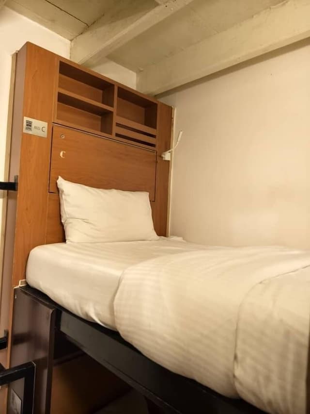 4 bed Female dorm