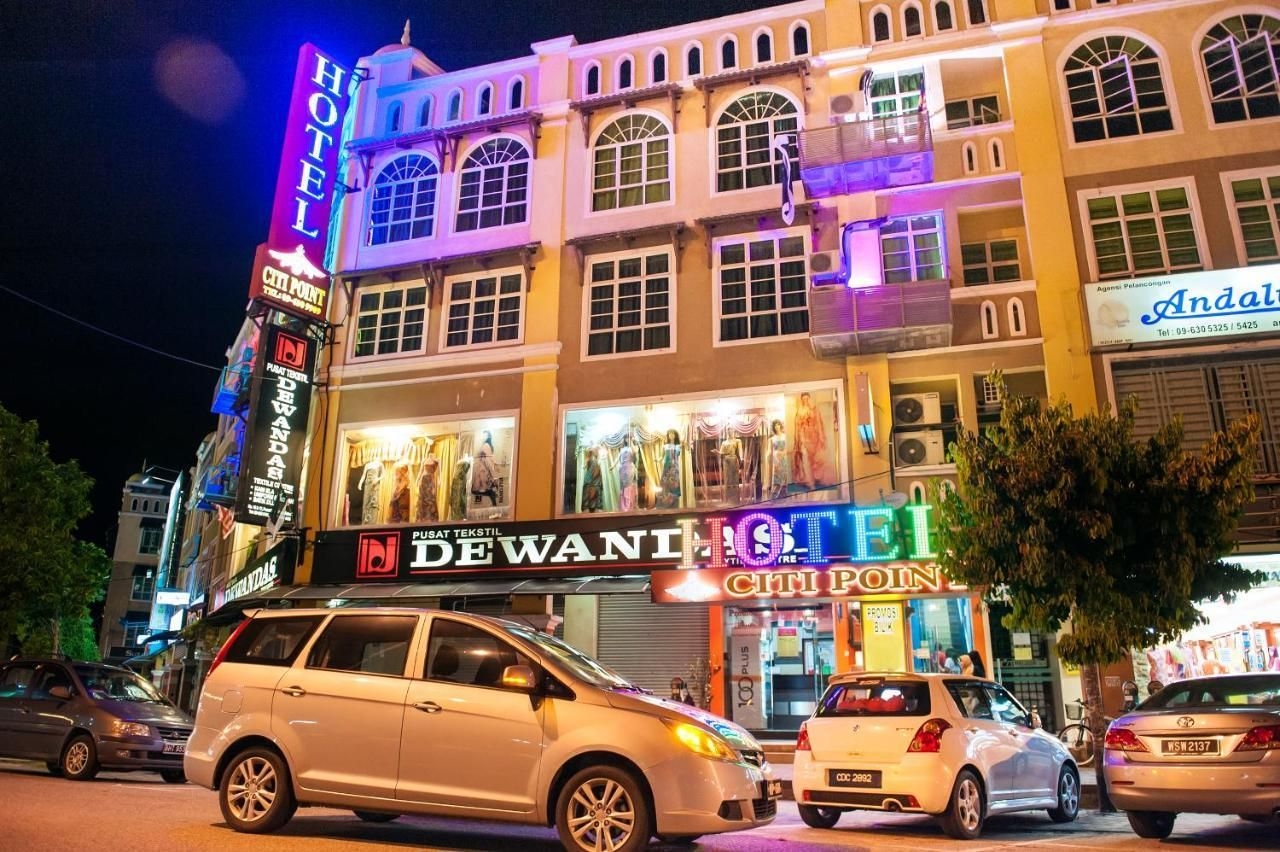 โรงแรมดีเจ ซิติ้พอยท์ (DJ Citi Point Hotel)0