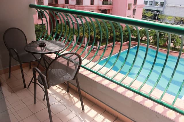 Apartment, 3 Bedrooms, Pool View