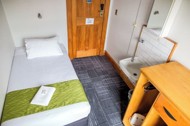 Single Room, Shared Bathroom (1 Single Bed only)