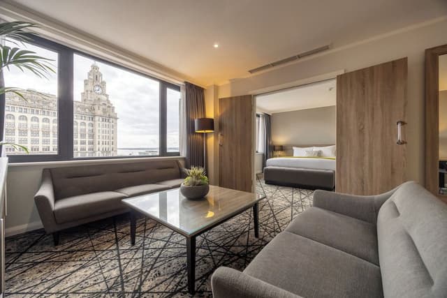 Suite, 1 Bedroom (Liver Building View)