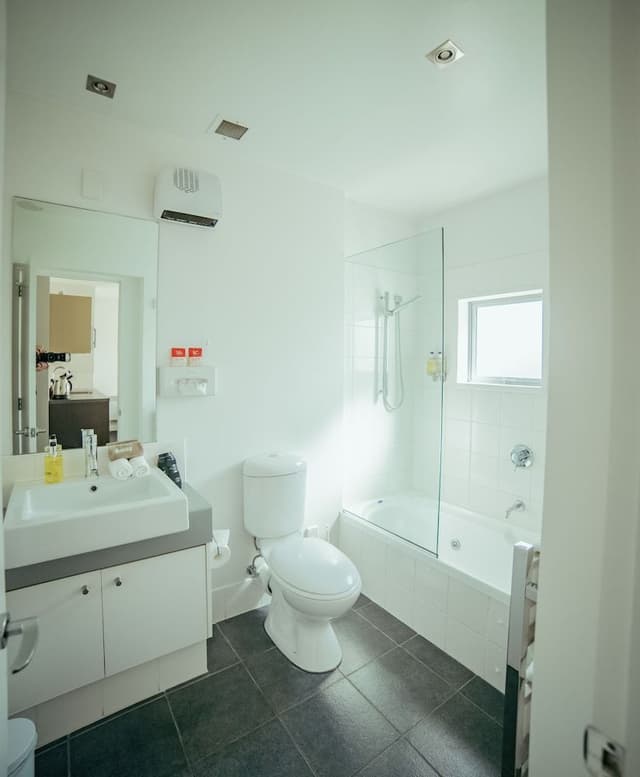 One Bedroom Suite with Spa Bath