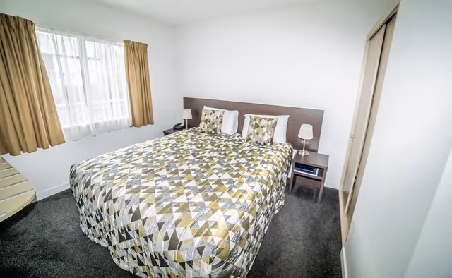 One Bedroom Suite with Spa Bath