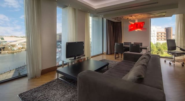 PRESIDENTIAL SUITE