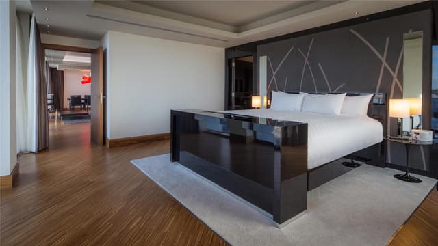 PRESIDENTIAL SUITE