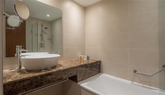 KING EXECUTIVE ROOM