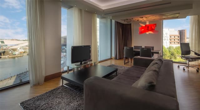 PRESIDENTIAL SUITE
