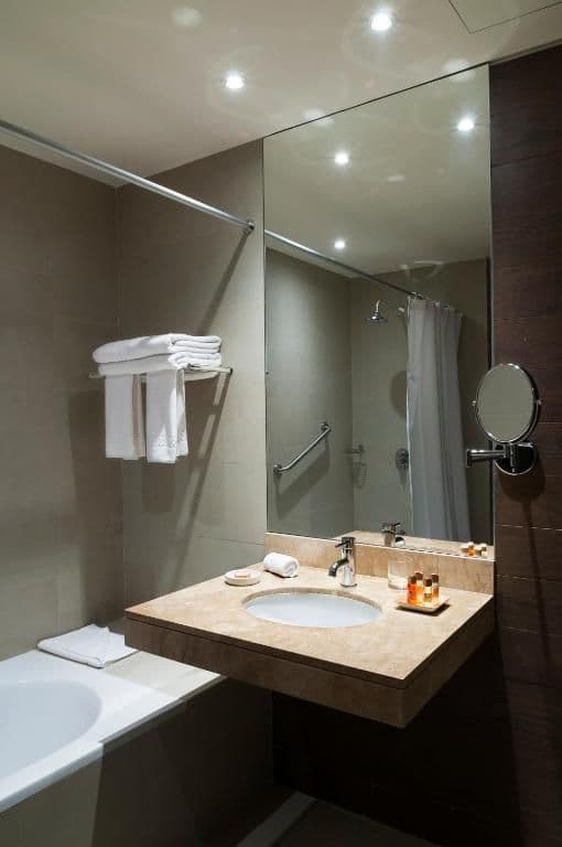 Deluxe Triple Room *DISABLED*