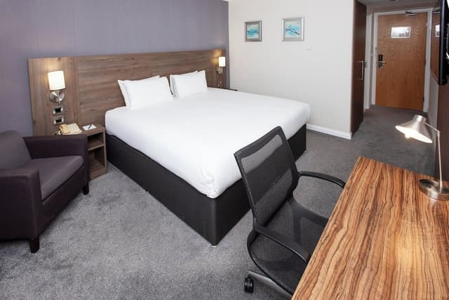 Standard Room, 1 King Bed