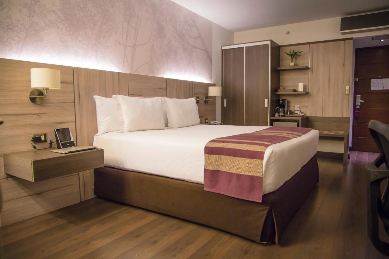 Aku Hotels0